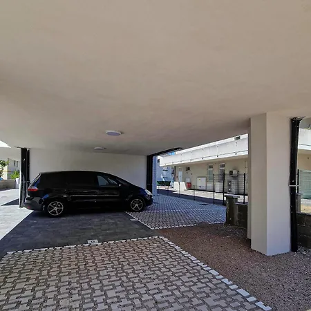 Stella Tower Apartman *